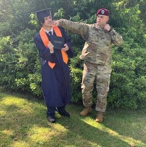 Meet your Posher, Lee